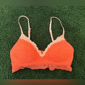 Aerie wireless lace lightly lined